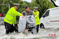 湖北各地全力应对强降雨